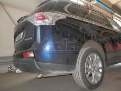 teglich-za-mitsubishi-outlander-2012-10